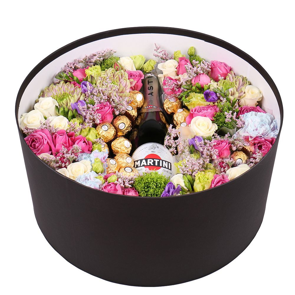 Bouquet Box with flowers and champagne