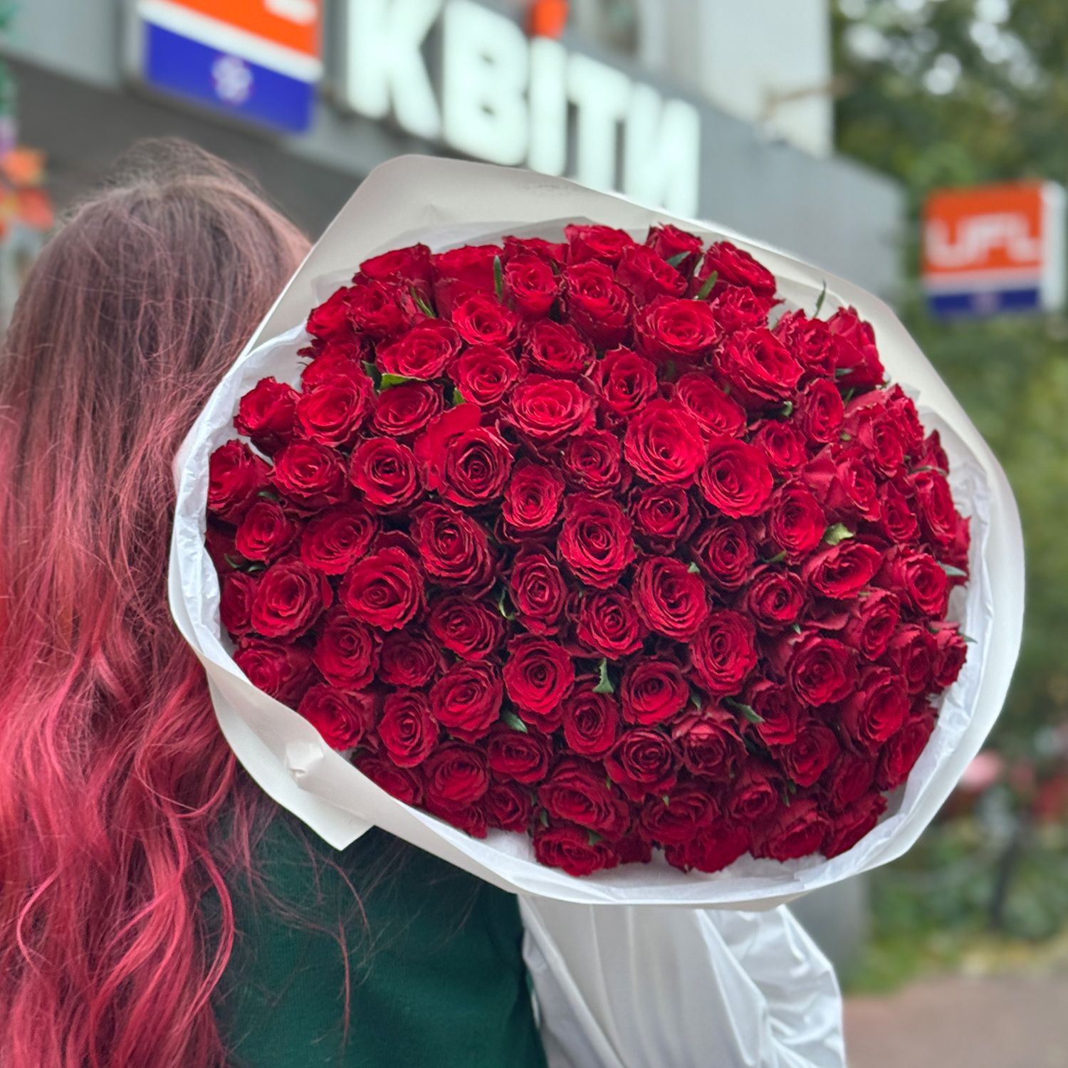 Bouquet 101 red roses Kenia