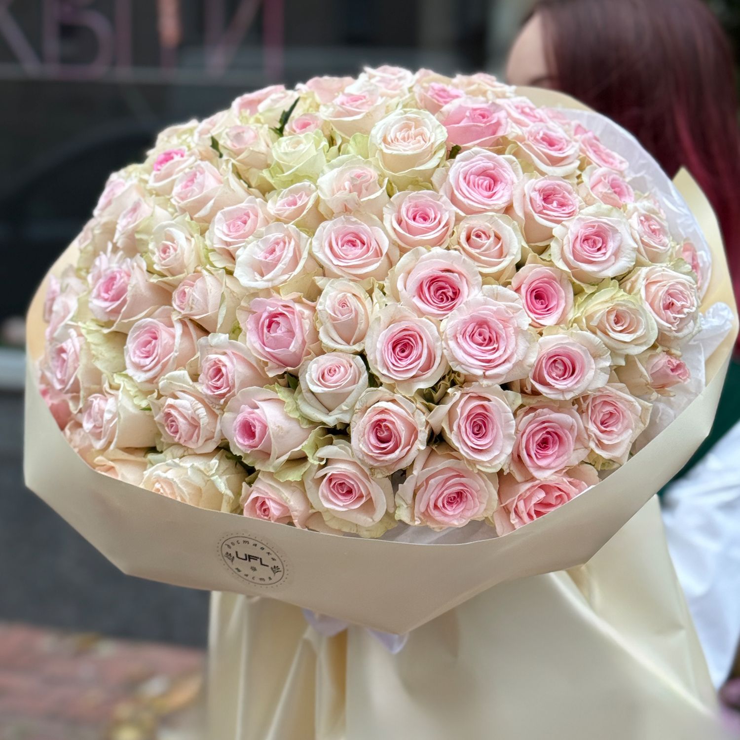 Bouquet 101 pink roses Kenia