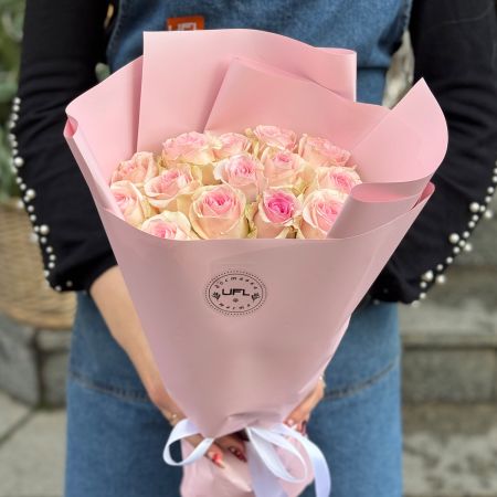 Bouquet 15 pink roses Kenia