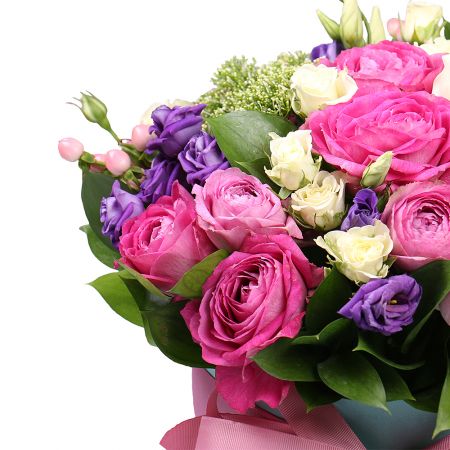 callas, pink hypericum, white bush rose, lavender bush rose, oasis, white trachelium, packaging, ribbon