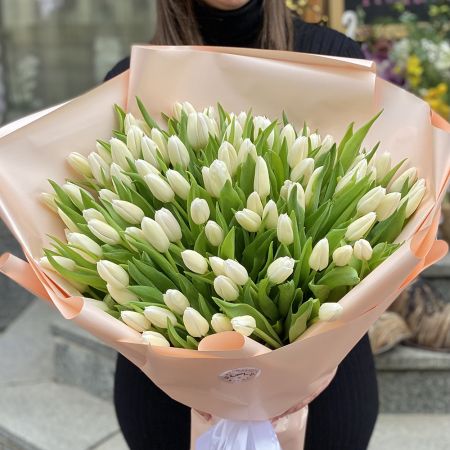 Bouquet 101 white tulips