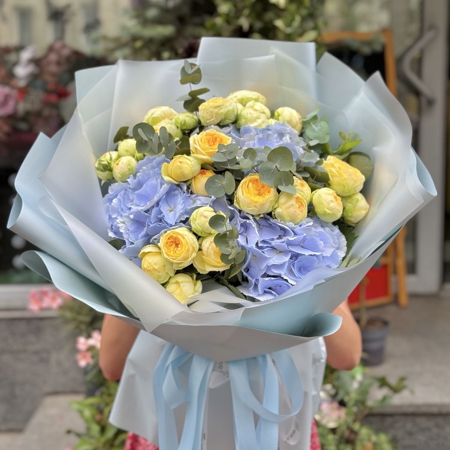 hydrangea, rose peony bubbles (9 pcs.), eucalyptus, packaging, ribbon